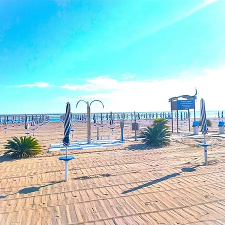 Cozy Flat For Four Guests Just Steps From The Sea 公寓