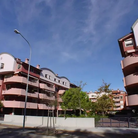 Cozy Flat For Four Guests Just Steps From The Sea