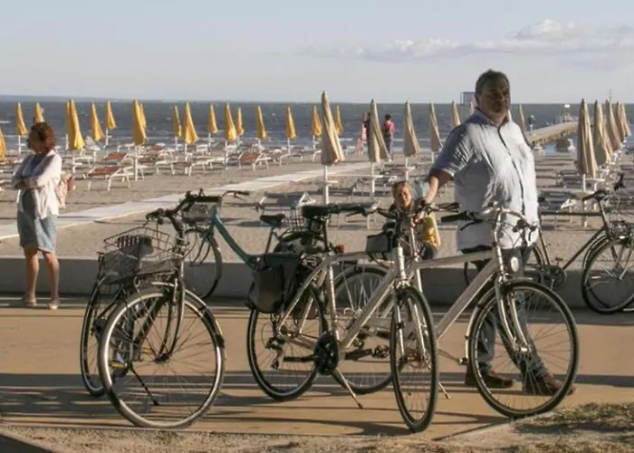 公寓 Cozy Flat For Four Guests Just Steps From The Sea *