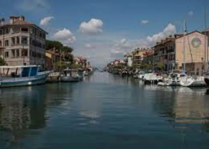 Cozy Flat For Four Guests Just Steps From The Sea Apartment